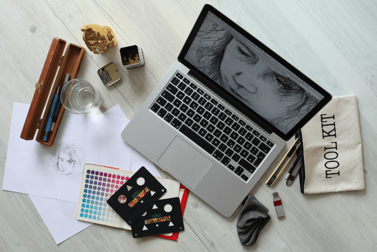 How to Become a Graphic Designer From Home